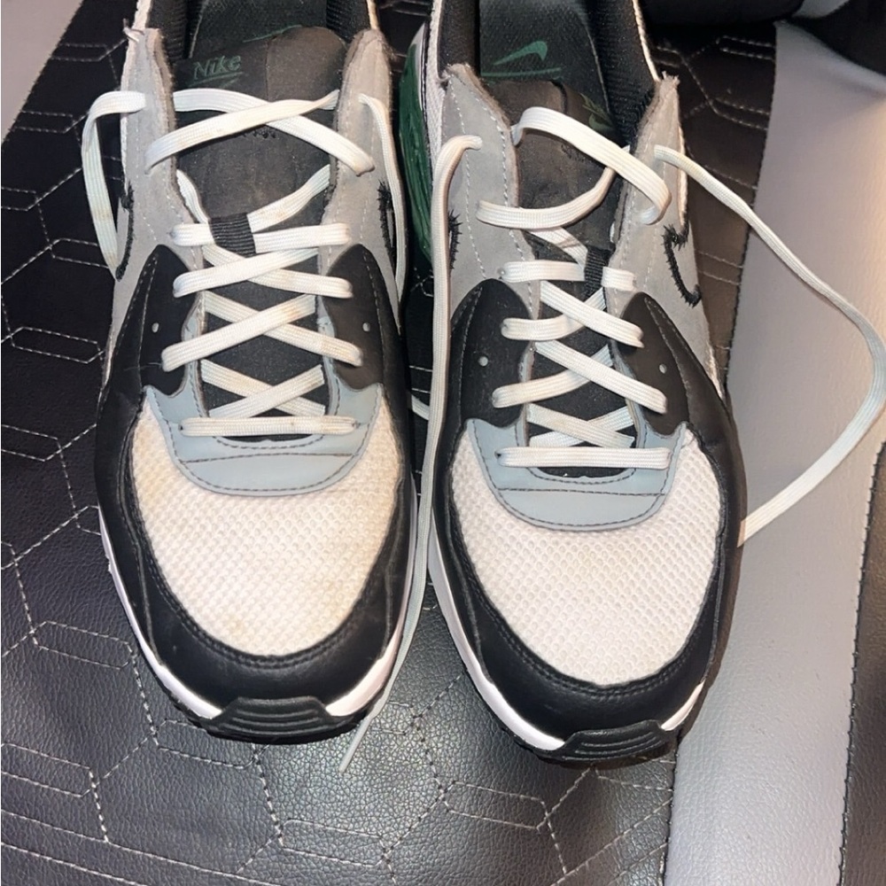 Nike Men's Black, Gray, and White Sneakers